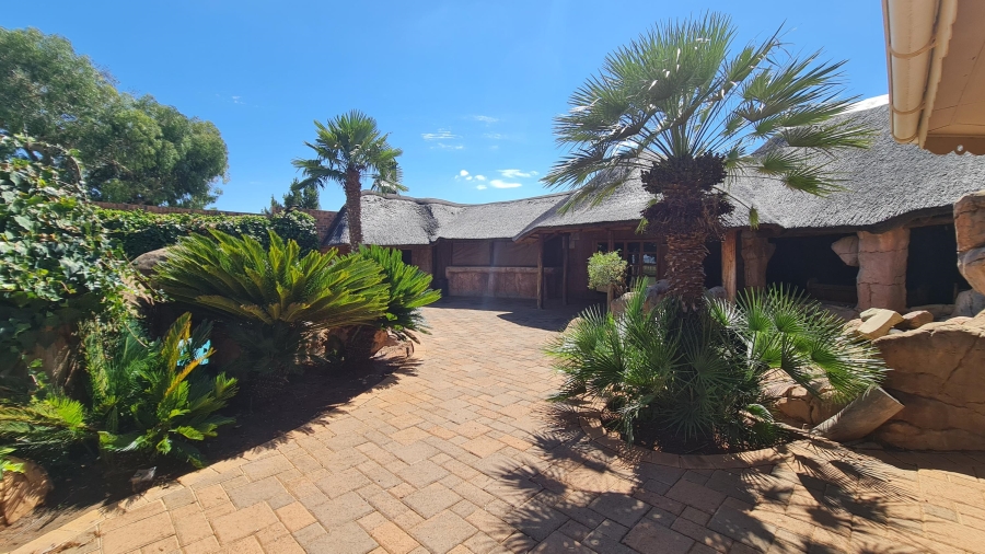 6 Bedroom Property for Sale in Bainsvlei Free State